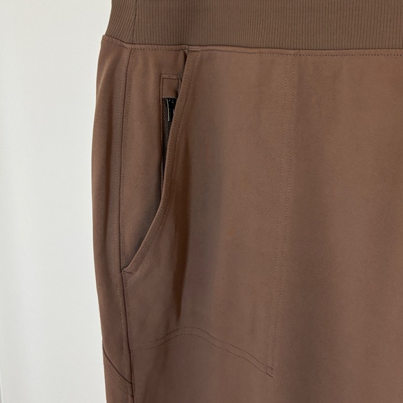 Athleta Venice High Rise Jogger in Brown, Size Large Petite, 25” Inseam #597888 - Picture 5 of 11